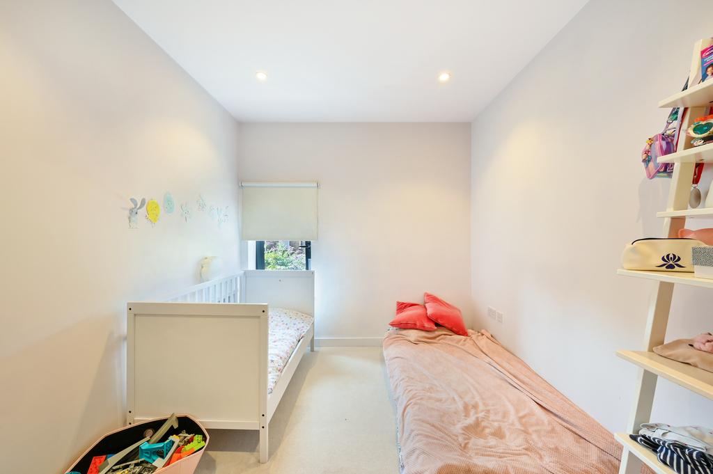 House in London - View 5