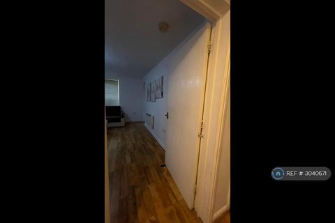 1 bedroom flat to rent, Pier Way, London, SE28
