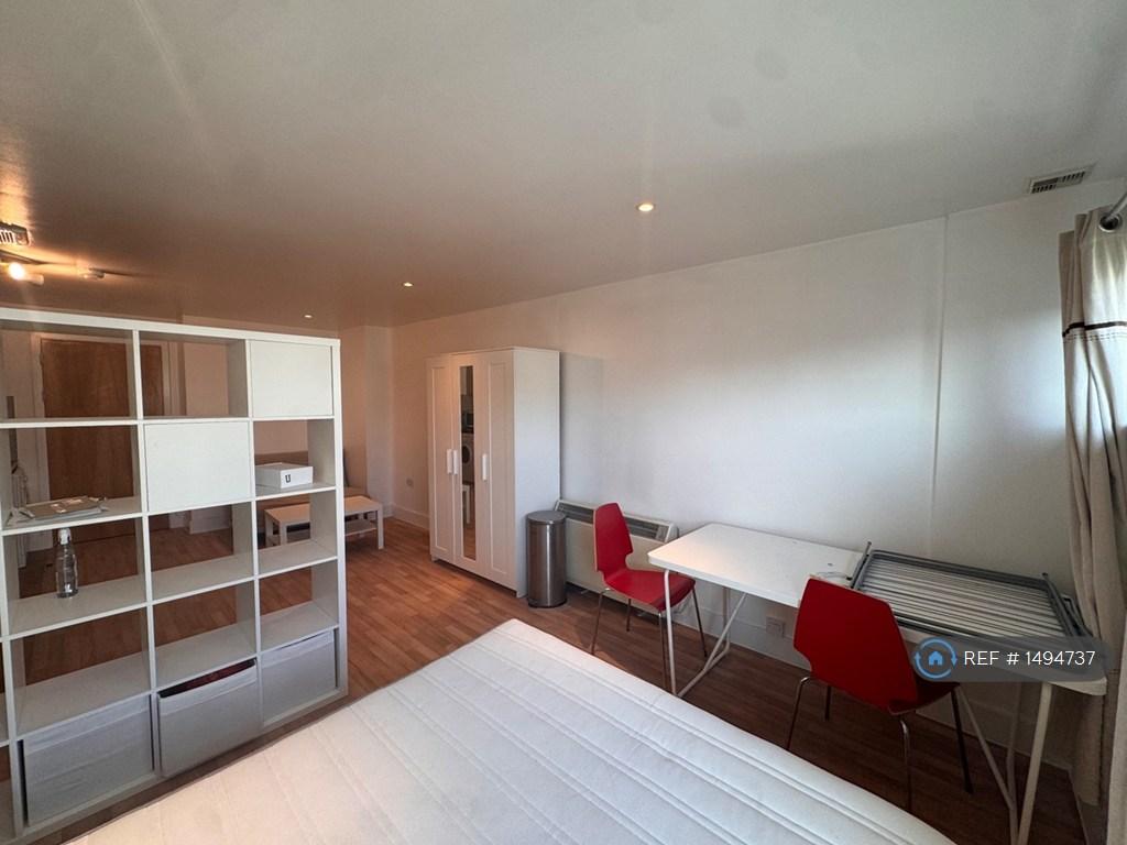 Apartment in London - View 2