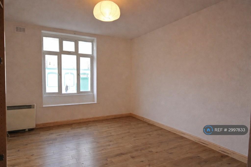 Apartment in Dalston London - View 3