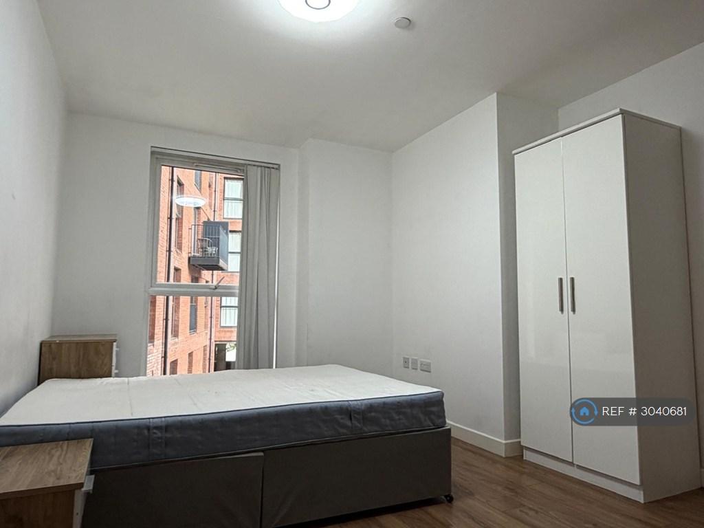 Apartment in Salford - View 3
