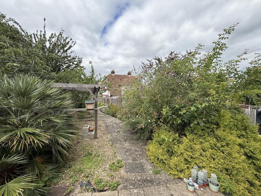 House in Wallington - View 3