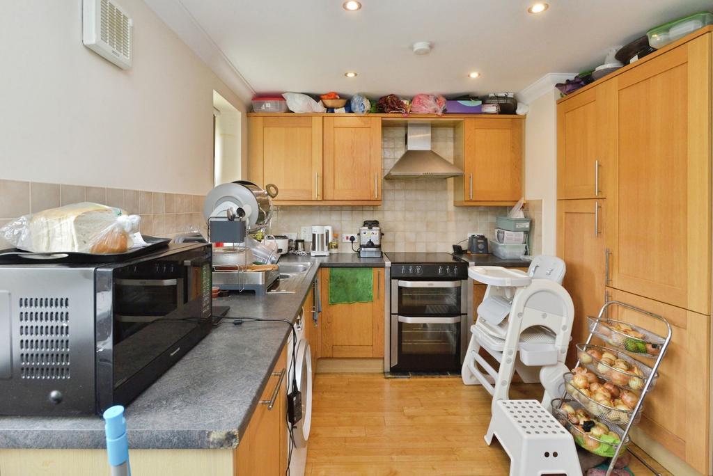 Apartment in Milton Keynes, Shenley Church End - View 3
