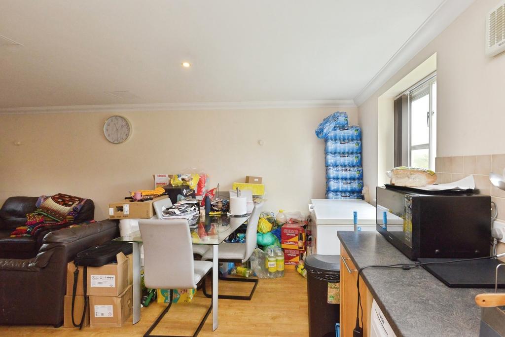 Apartment in Milton Keynes, Shenley Church End - View 4