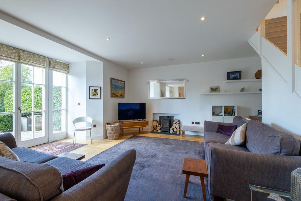 House in Perth - View 5
