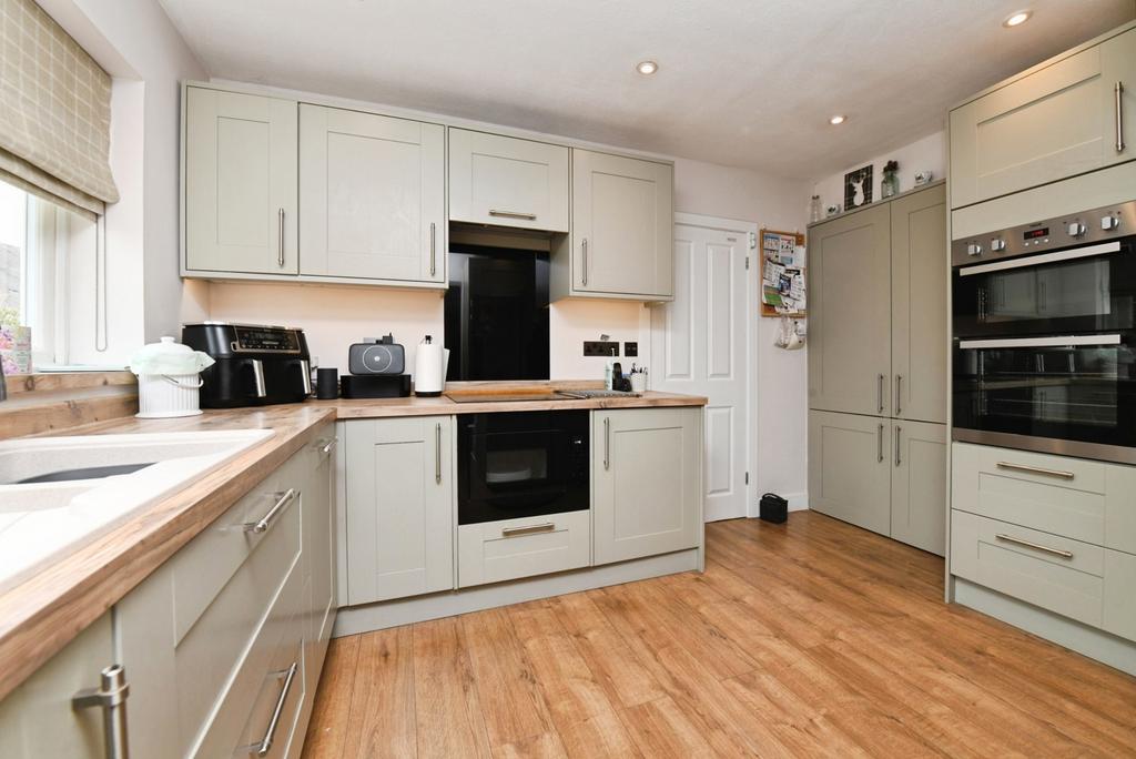 House in Essex - View 4