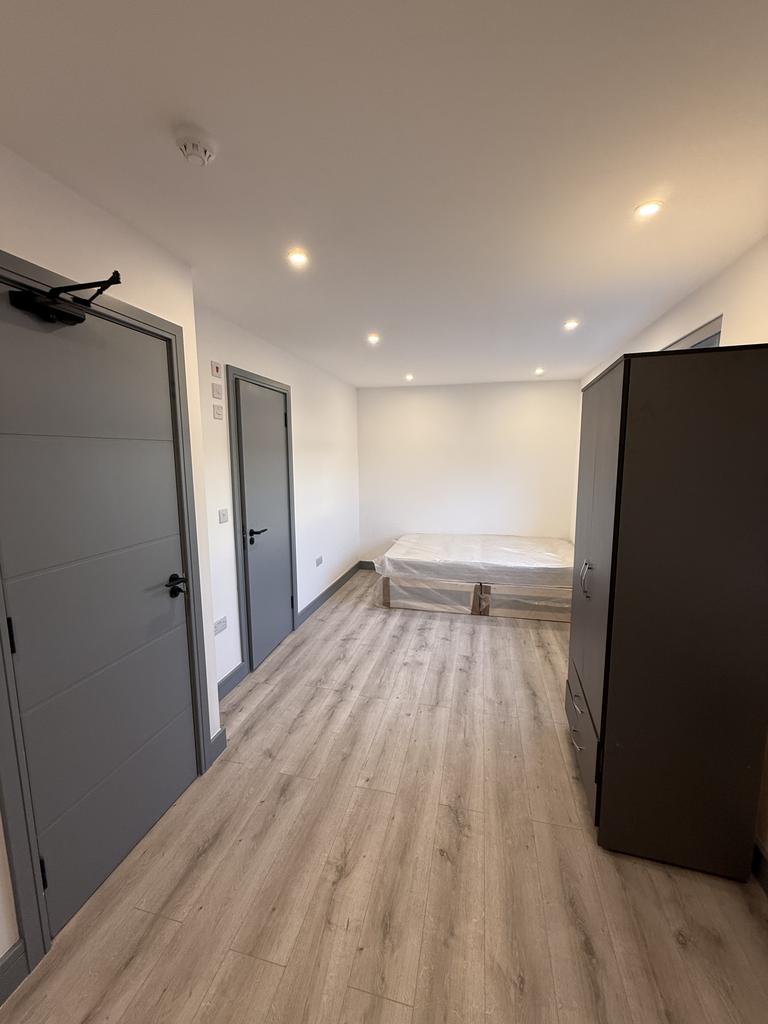 House in Southall - View 3