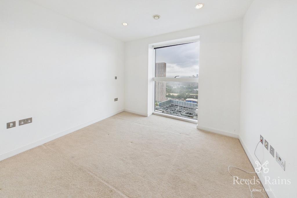 Apartment in Salford - View 5