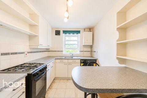 1 bedroom flat for sale, Warren Close, Hayes