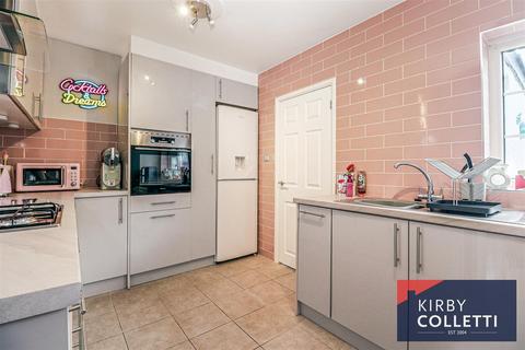 3 bedroom terraced house for sale, Stortford Road, Hoddesdon