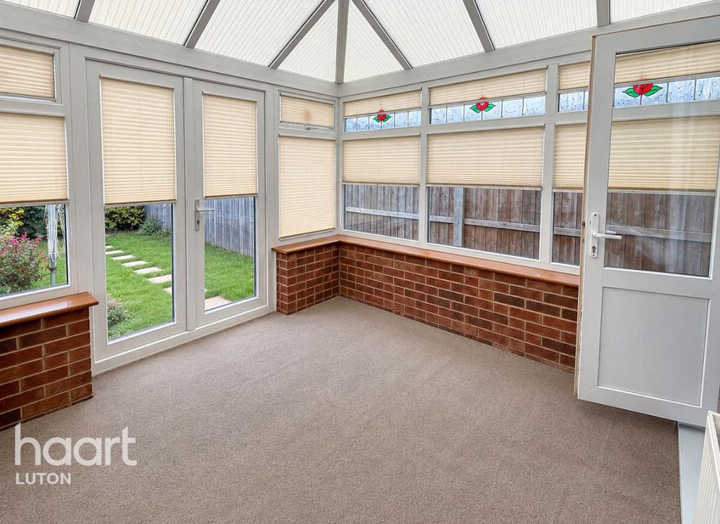 House in Luton - View 5