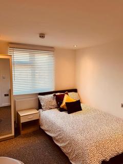 1 bedroom in a house share to rent, Princes  Avenue, Watford WD18
