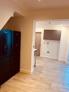 1 bedroom in a house share to rent, Princes  Avenue, Watford WD18