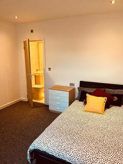 1 bedroom in a house share to rent, Princes  Avenue, Watford WD18