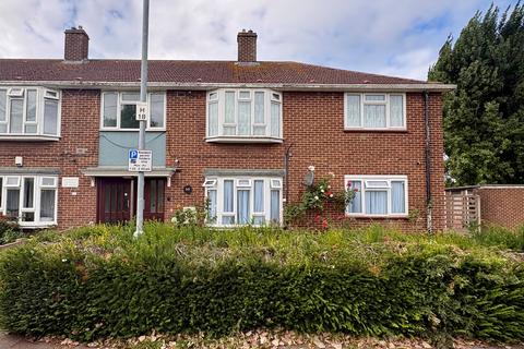 2 bedroom flat for sale, Hepworth Gardens, Barking