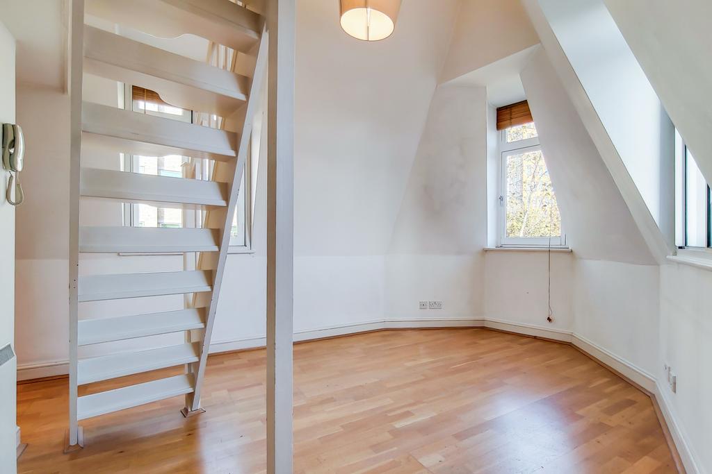 Apartment in Covent Garden - View 2