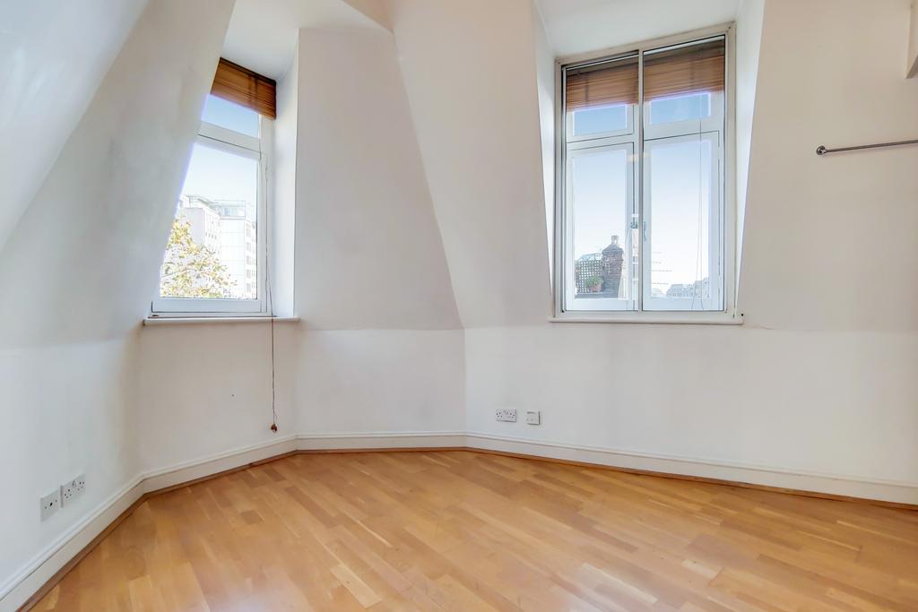 Apartment in Covent Garden - View 3