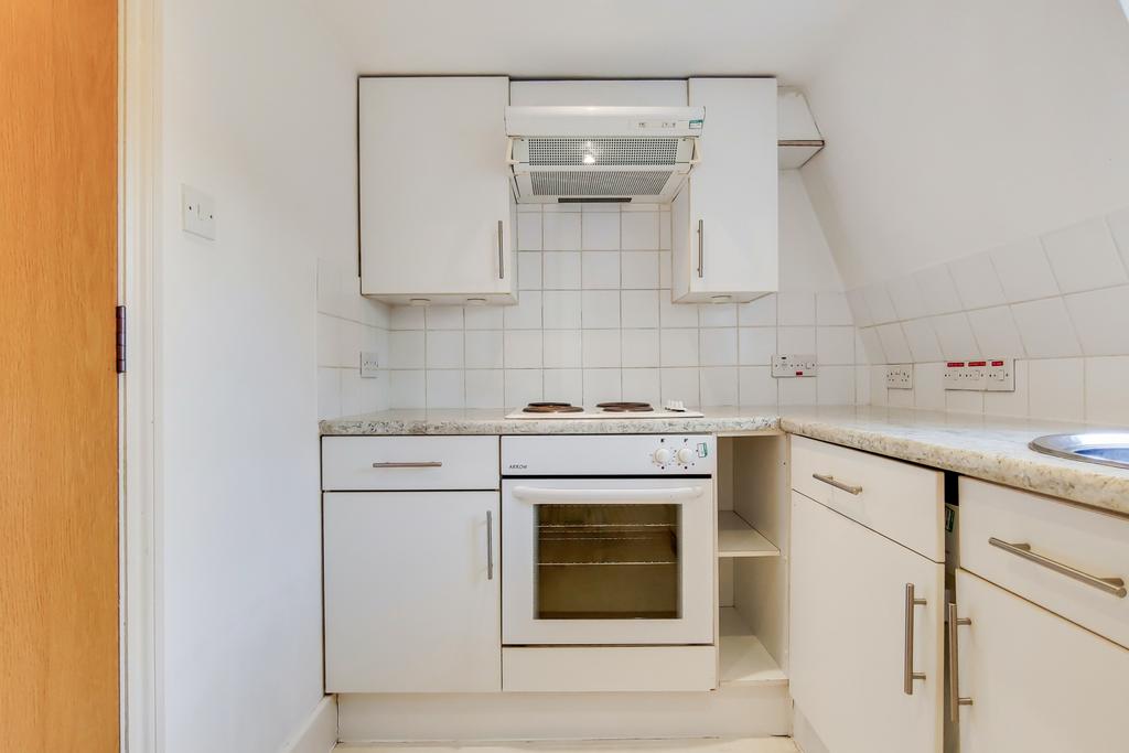 Apartment in Covent Garden - More