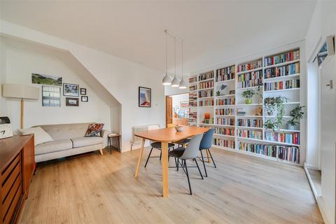 2 bedroom end of terrace house for sale, Browns Road, Surbiton