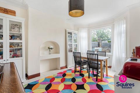 3 bedroom terraced house for sale, Squires Lane, London, N3