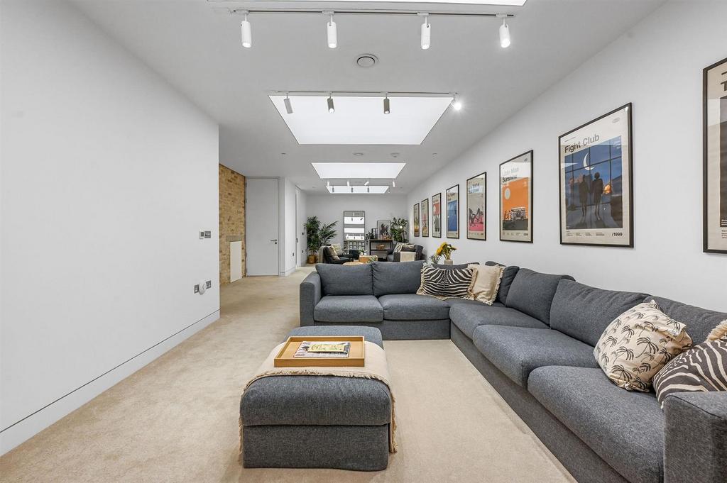 House in London - View 3
