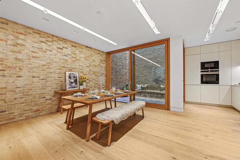 House in London - View 5