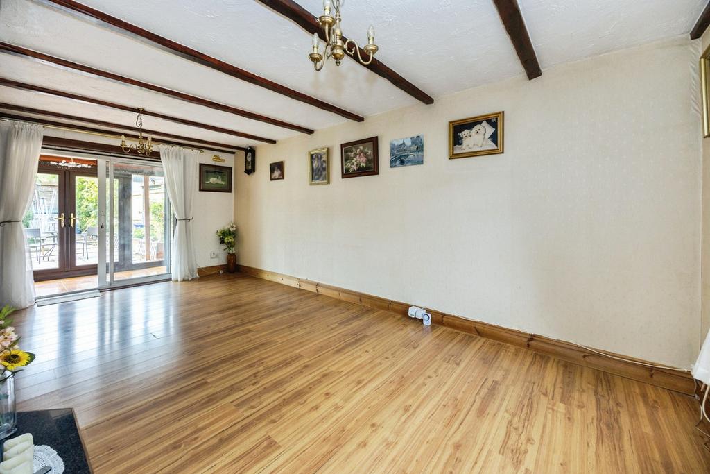 House in Ashford - View 4