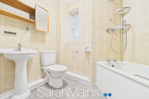 2 bedroom flat for sale, Sanderson Villas, St James Village, NE8