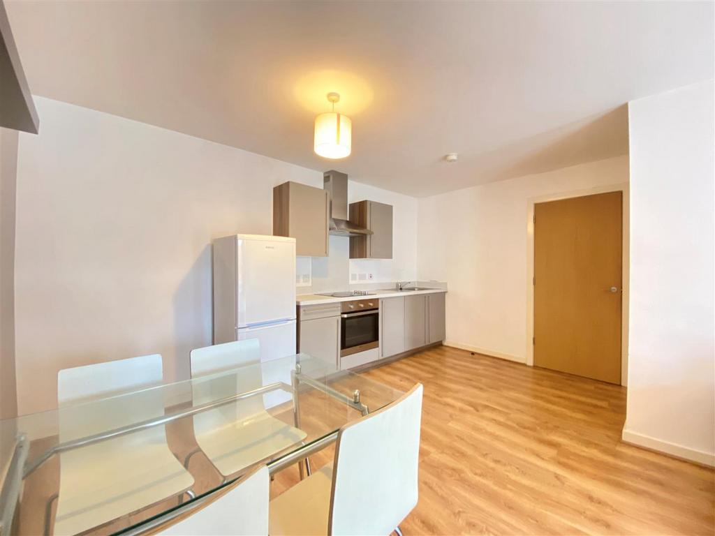Apartment in Salford - View 3