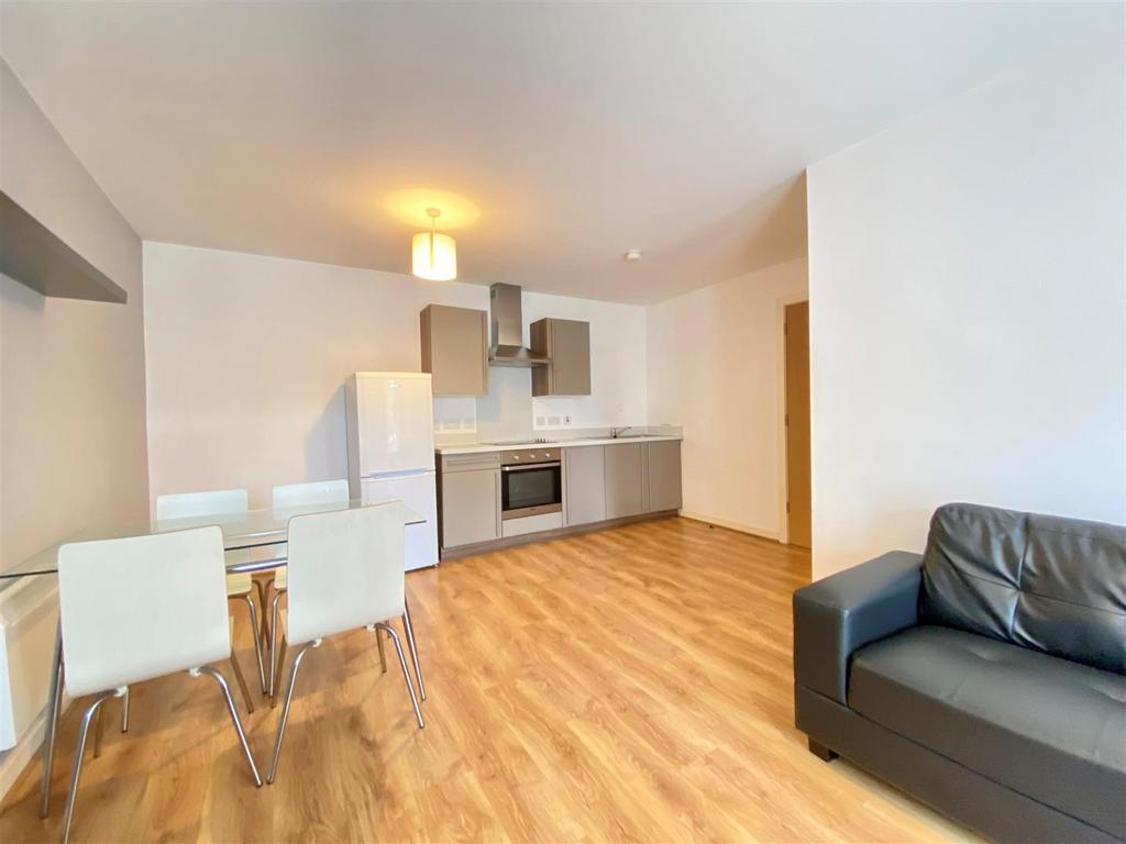 Apartment in Salford - View 4
