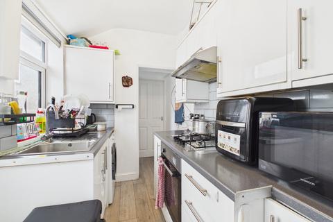 2 bedroom semi-detached house to rent, Alma Street, Alfreton, Derbyshire, DE55 7HX