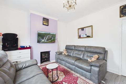 2 bedroom semi-detached house to rent, Alma Street, Alfreton, Derbyshire, DE55 7HX