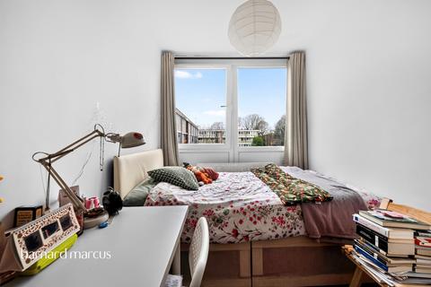 4 bedroom flat to rent, Ibsley Gardens, Wandsworth