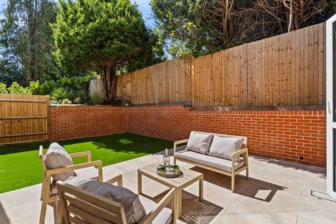 2 bedroom apartment for sale, Mclaren Court, Cobham Road, KT22