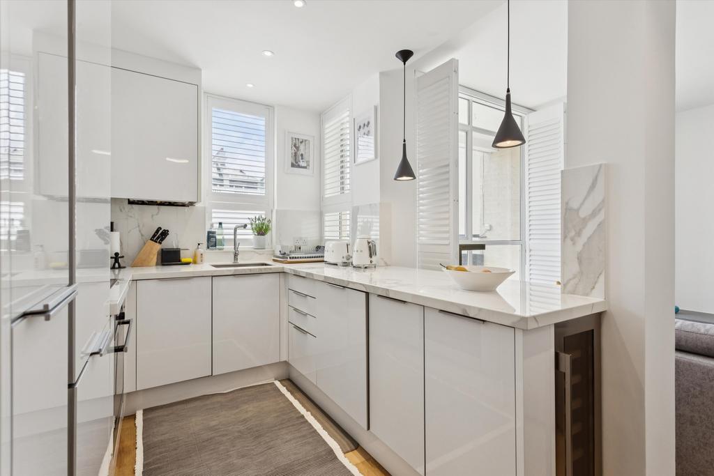 Apartment in London - View 4
