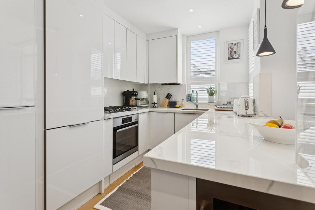 Apartment in London - View 5