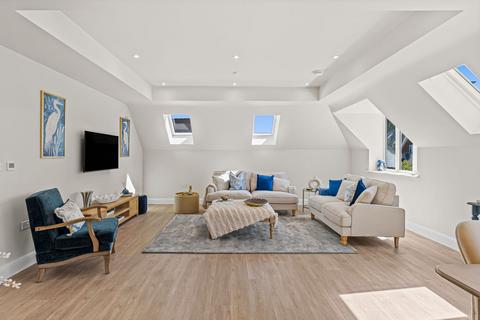2 bedroom apartment for sale, Mclaren Court, Cobham Road, KT22