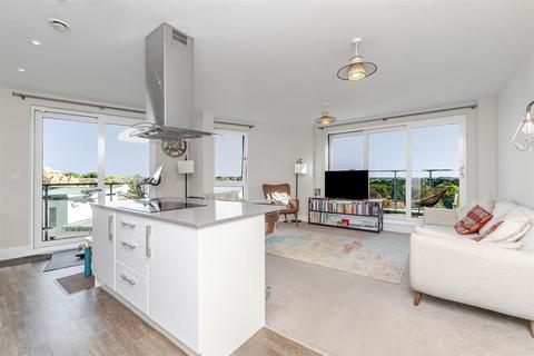 2 bedroom apartment for sale, Charrington Place, St. Albans