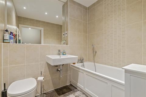 2 bedroom apartment for sale, Charrington Place, St. Albans