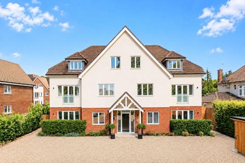 2 bedroom apartment for sale, Mclaren Court, Cobham Road, KT22