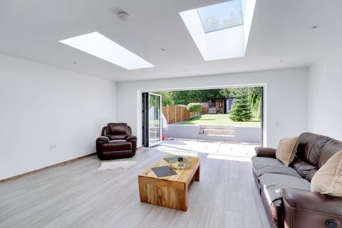 3 bedroom semi-detached house for sale, Corran Way, South Ockendon RM15
