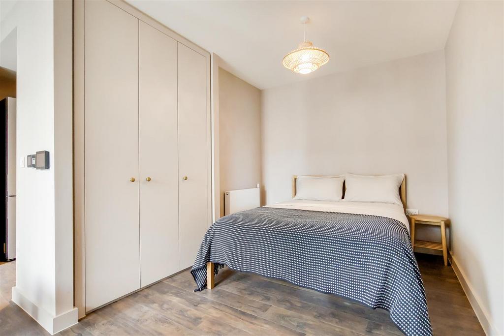 Apartment in Wembley - View 2
