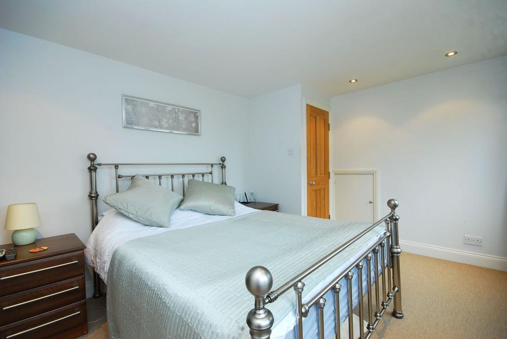 House in London - View 5
