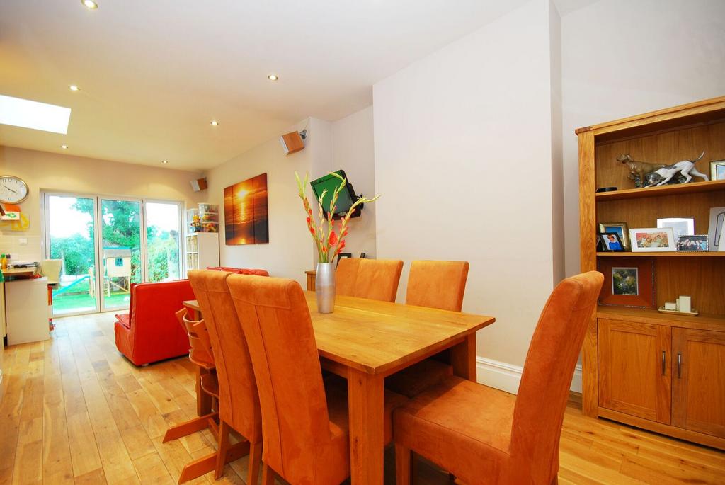 House in London - View 2