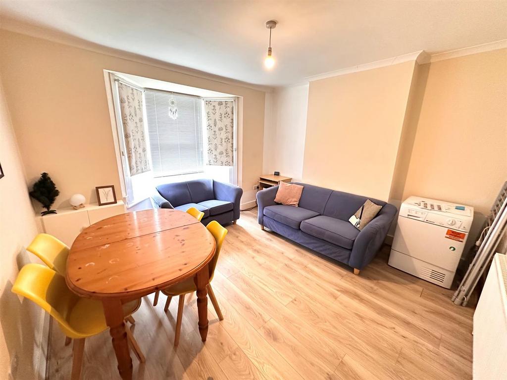 House in Uxbridge - View 3