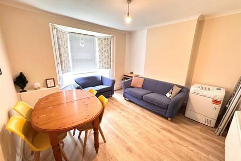 3 bedroom semi-detached house to rent, Cowley Mill Road, Uxbridge