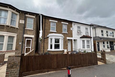 3 bedroom semi-detached house to rent, Cowley Mill Road, Uxbridge