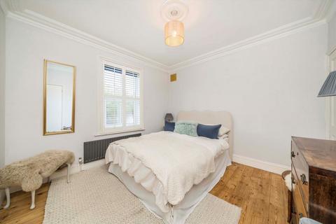undefined, Douglas Villas, Kingston Upon Thames KT1