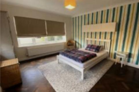 2 bedroom semi-detached house to rent, The Yews, Gravesend, Kent, DA12