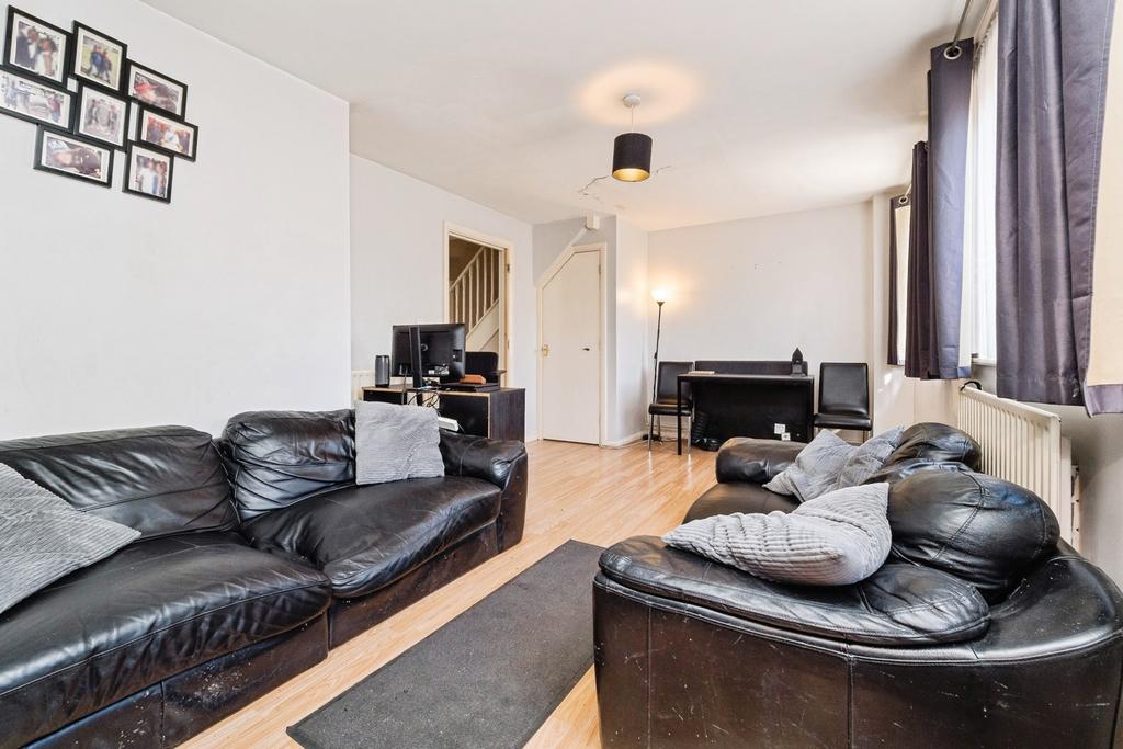 House in London - View 2